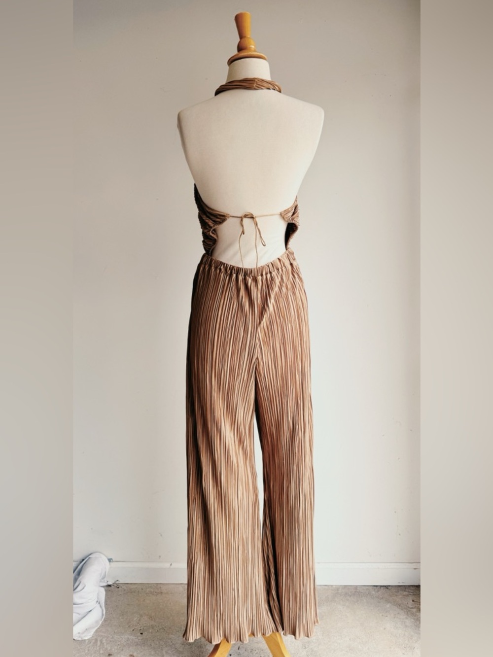LPA Baina Pleated Halter Cutout Jumpsuit Tan Size M - Picture 7 of 8